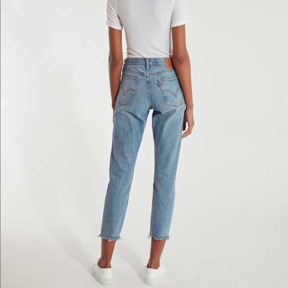 Levi’s Wedgie Cotton Hi-Rise Tapered Leg cropped Jeans - Picture 3 of 15